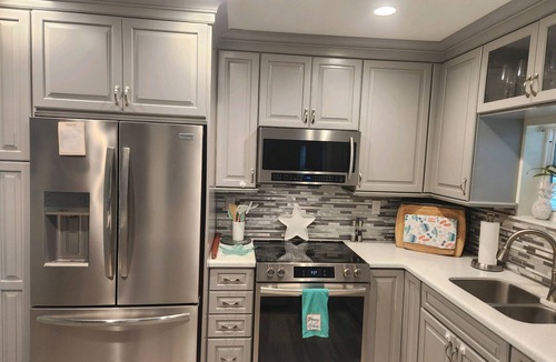 Clearwater Beach House | Backyard Oasis with only steps to the beach - Comfy, cozy cottage - 3bed/2bath