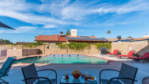 Brandywine Estates House | Backyard Pool Playground Sport Court Golf Hot Tub Pick Your Bedding Setup
