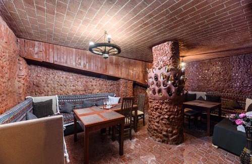 Tractorul House | Bada Bing Residence