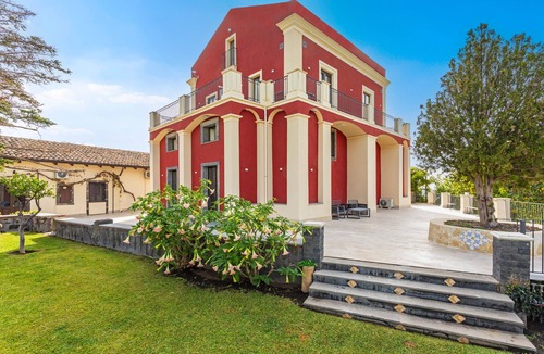 Lavinaio-Monterosso Villa | Badimà Villa with Pool