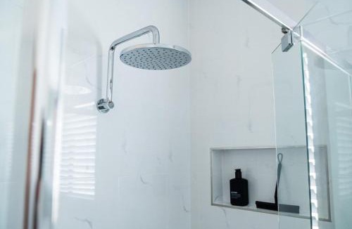 Encounter Bay House | BaeView - Panoramic Group Stay Above Encounter Bay