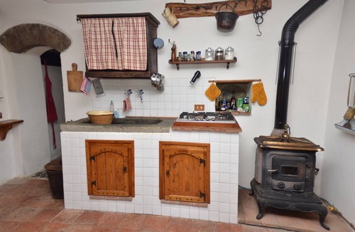 Bagni di Lucca Cottage | Bagni di Lucca Rustic Retreat