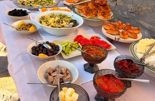 Gullubahce Bed & Breakfast | Bahab Plus Guesthouse