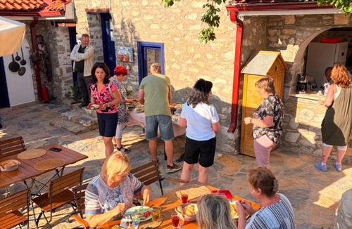 Gullubahce Bed & Breakfast | Bahab Plus Guesthouse
