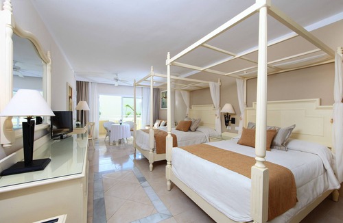 Portillo Resort | Bahia Principe Explore El Portillo - All Inclusive