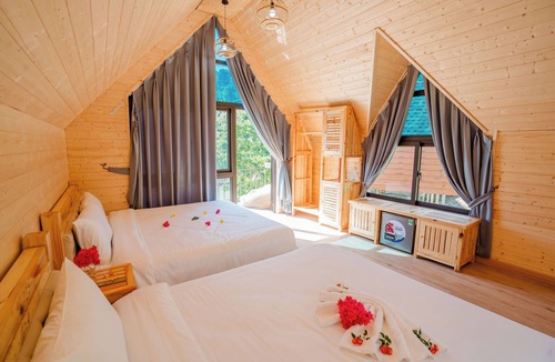 Van Don Resort | Bai Tu Long Mountain Resort