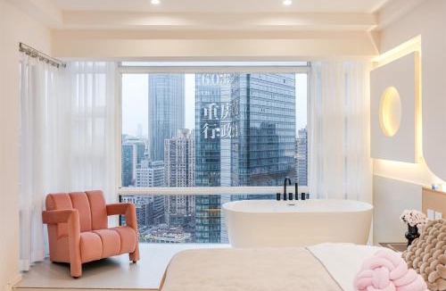 Yuzhong Apartment | Baihong Sky View Studio with Deep Soak Tub - Jiefangbei Center