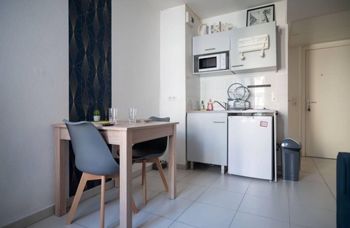 Saint-Roch Apartment | Bail mobilité - Beau studio proche tram Saint-Roch