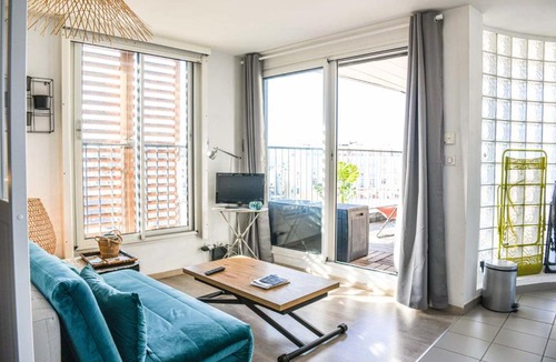 Les Grands Carmes Apartment | Bail mobilité - Studio cosy avec terrasse et vue