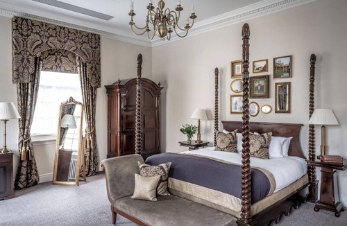 Bath Hotel | Bailbrook House
