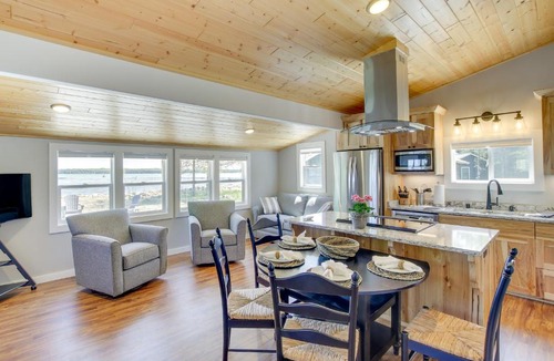 North Bay House | Baileys Harbor Waterfront Vacation Rental w/Grill