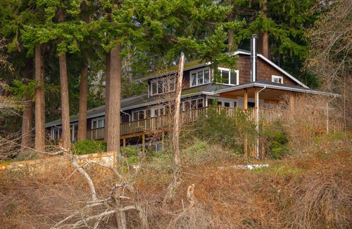 Rollingbay House | Bainbridge Island Beachfront | Sleeps 8