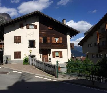 Isolaccia Ski Chalet | Baita Del Canton