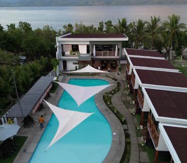 Tomas Oppus Resort | Bakawan Hideaway Resort and Restaurant