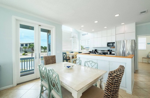 Toilla Segunda House | Baker's Dozen Bungalow. Event-Friendly Private Saltwater Pool & Dog-Friendly.