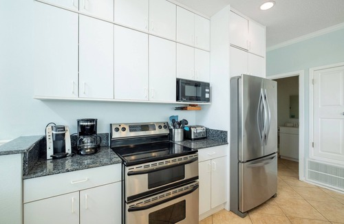 Toilla Segunda House | Baker's Dozen Bungalow. Event-Friendly Private Saltwater Pool & Dog-Friendly.