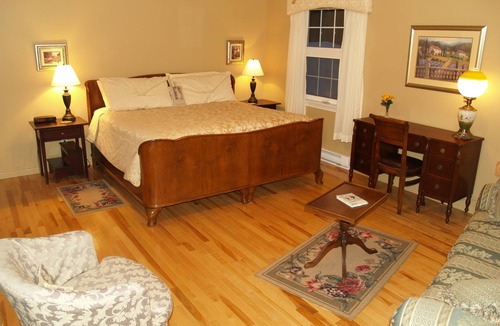 Bible Hill Bed & Breakfast | Bakers Chest B&B