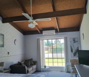Tocumwal Hotel | Bakery Park Motor Inn