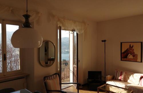 Ameno Apartment | Balconata sul lago