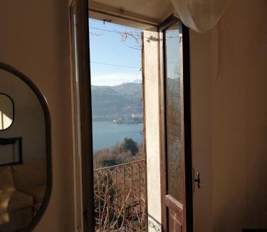 Ameno Apartment | Balconata sul lago