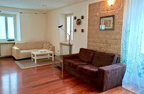 Trieste City Centre Apartment | Balcone