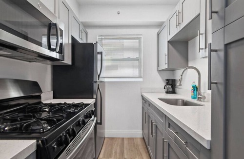 South Beach Condo | Balcony Beach View w/2 Queen beds, Ocean Dr Beach