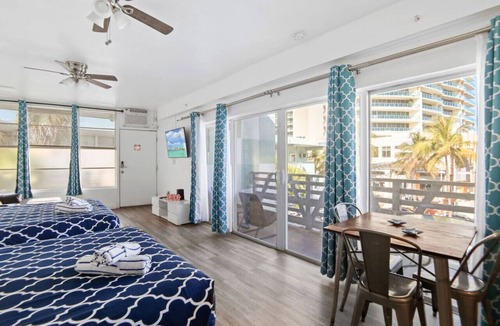 South Beach Condo | Balcony Beach View w/2 Queen beds, Ocean Dr Beach