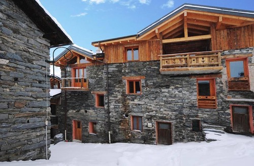Le Bettaix Apartment | Balcony, fireplace or stove, parking, tv, 90m², Les Menuires
