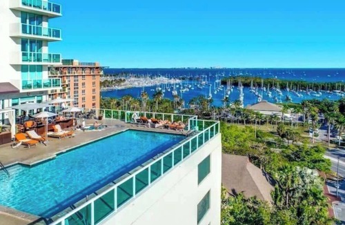 Coconut Grove Condo | Balcony Ocean Views | Pool, Gym, Wi-Fi & Parking
