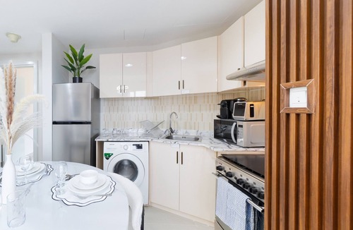 Dubai Production City Apartment | Balcony Offering Captivating Lake Views 1BR, Just a Hop from the Golf Course