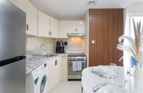 Dubai Production City Apartment | Balcony Offering Captivating Lake Views 1BR, Just a Hop from the Golf Course