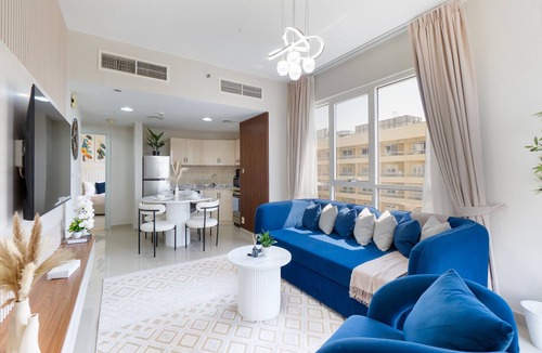 Dubai Production City Apartment | Balcony Offering Captivating Lake Views 1BR, Just a Hop from the Golf Course