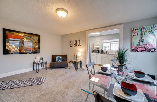 South Hills Apartment | Balcony & Workspace! Apt 5 Mi to Dtwn Pittsburgh