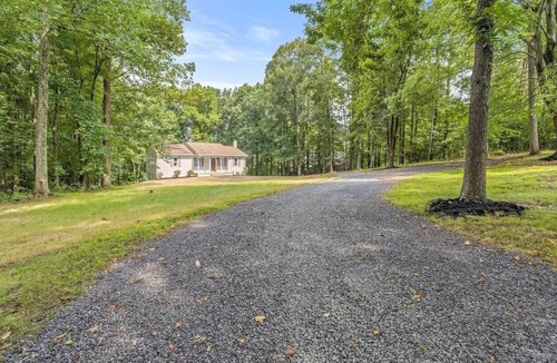 Warrenton Villa | Baldwin Cottage: Countryside, 3 bedroom, 2 bath, Fast Wi-Fi