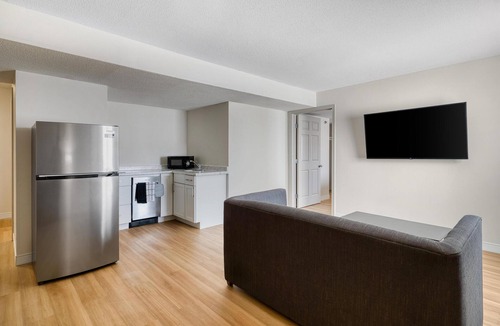 West Springfield Hotel | Baldwin Inn & Suites, SureStay Collection by Best Western