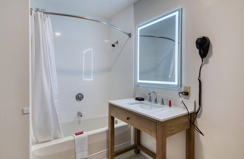 West Springfield Hotel | Baldwin Inn & Suites, SureStay Collection by Best Western