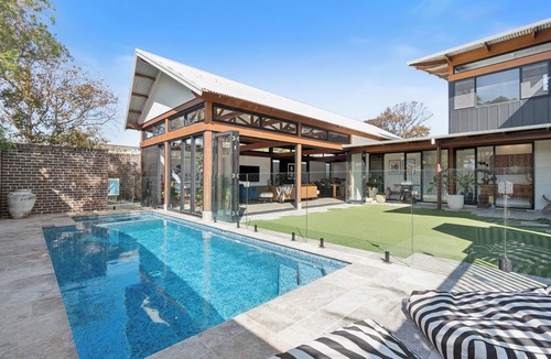 Barrack Point House | Bale Bengong Escape Tranquil Poolside living