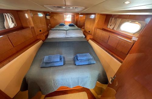 Sant'Antioco Boat Rental | BALI BOAT b&b HOUSE BOAT