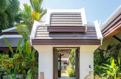 Na Mueang Villa | Balinese-inspired 3-bedroom villa with private pool, garden, and 5-min walk to Bang Kao Beach