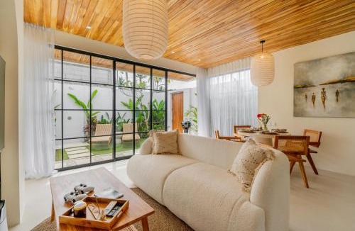 Kemenuh Villa | Balive Romantic Tropical 1BR Private pool Villa