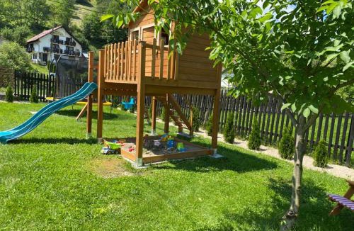 Bran Villa | Balkanic Villa Bran