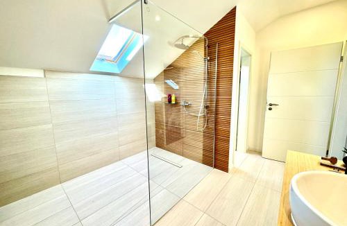 Huttenheim Apartment | Balkenstube