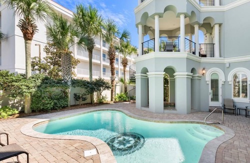 Avalon Beach Estates House | Ballamore Beach Haven | Private Beach, Elevator, Spa, Pool
