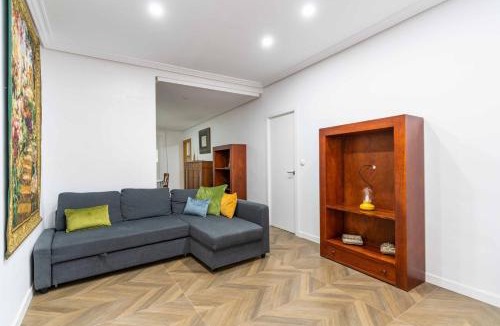 El Pilar Apartment | Balmes Flat Central Market by Invalencia