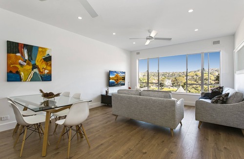 Mosman Apartment | Balmoral Beachfront 2BR Apt, direct beach access, pets considered.