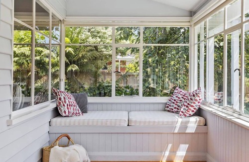 Kingston Beach House | Balmoral Cottage A Kingston Beach Escape