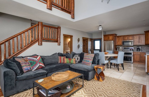 Fraser House | Balsh Hideaway | Covered Deck | Private Hot Tub | Luxe Cabin