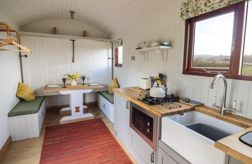 Garthmyl House | Balwen Shepherd's Hut