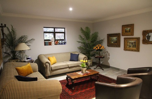 Rustenburg House | Bambelela Lodge