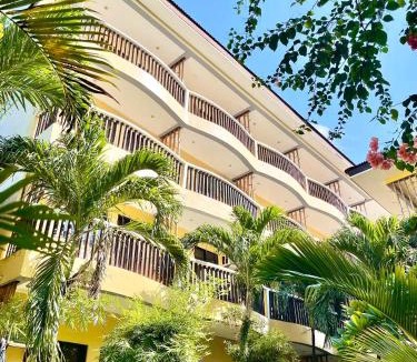 Manoc-Manoc Resort | Bamboo Beach Resort & Restaurant